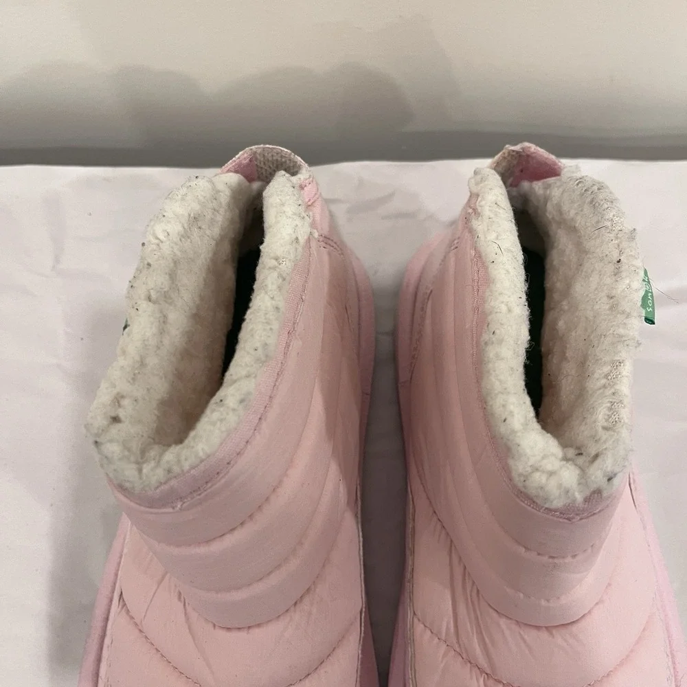 Sanuk Kids Girls' Lil Puffer Fashion Boot Fuzzy Chalk Pink Sz 6 Warm Slippers